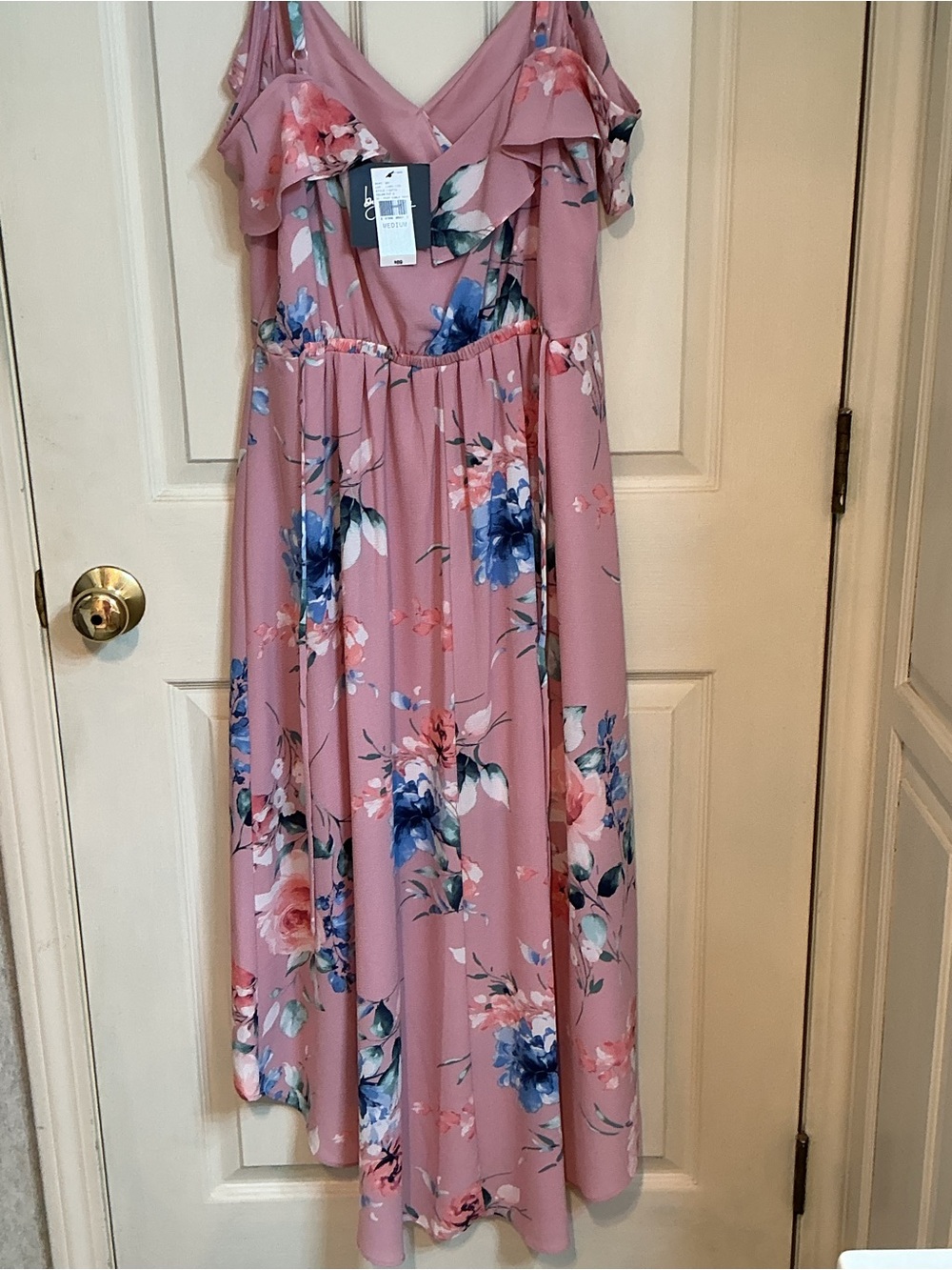 Floral Cold-Shoulder Maxi Dress in Mauve Pink
Make me an offer.